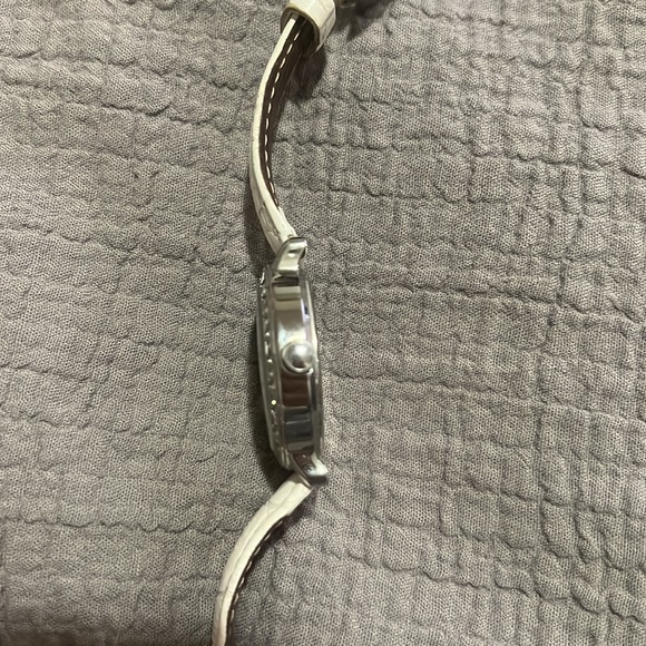 Guess Butterfly Watch 🦋 - Picture 3 of 7